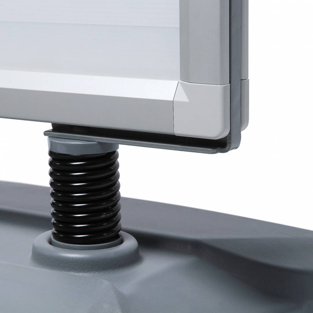 Skilti á vatnsfylltum botni - Image 4